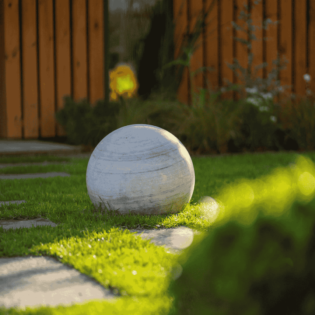 sfera marmura amenajare gradina